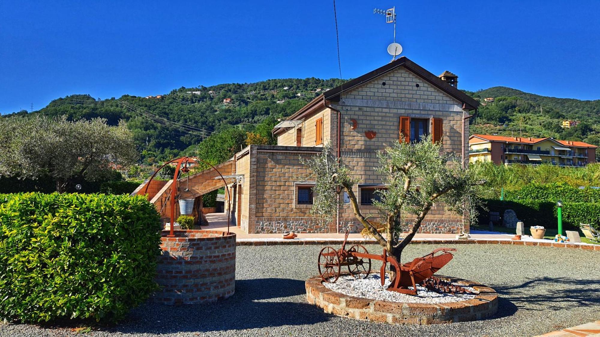 Spicchio Di Luna - Casa Vacanze Albiano Magra Dış mekan fotoğraf